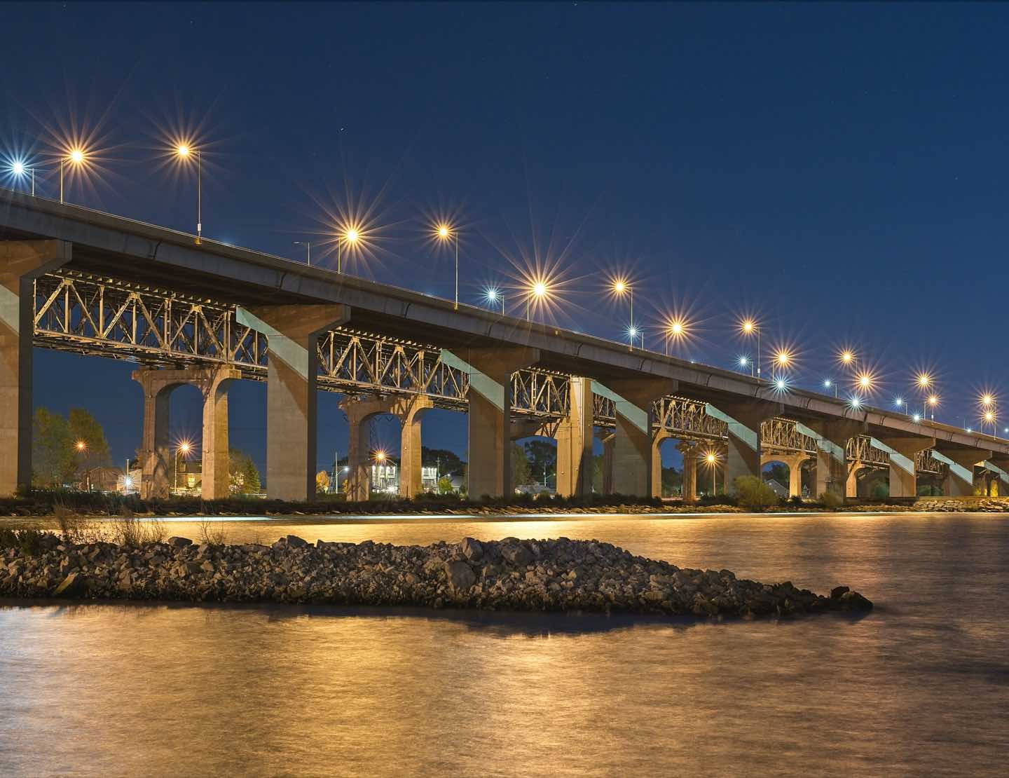 A border bridge between Canada and the US in Niagara Falls, Ontario