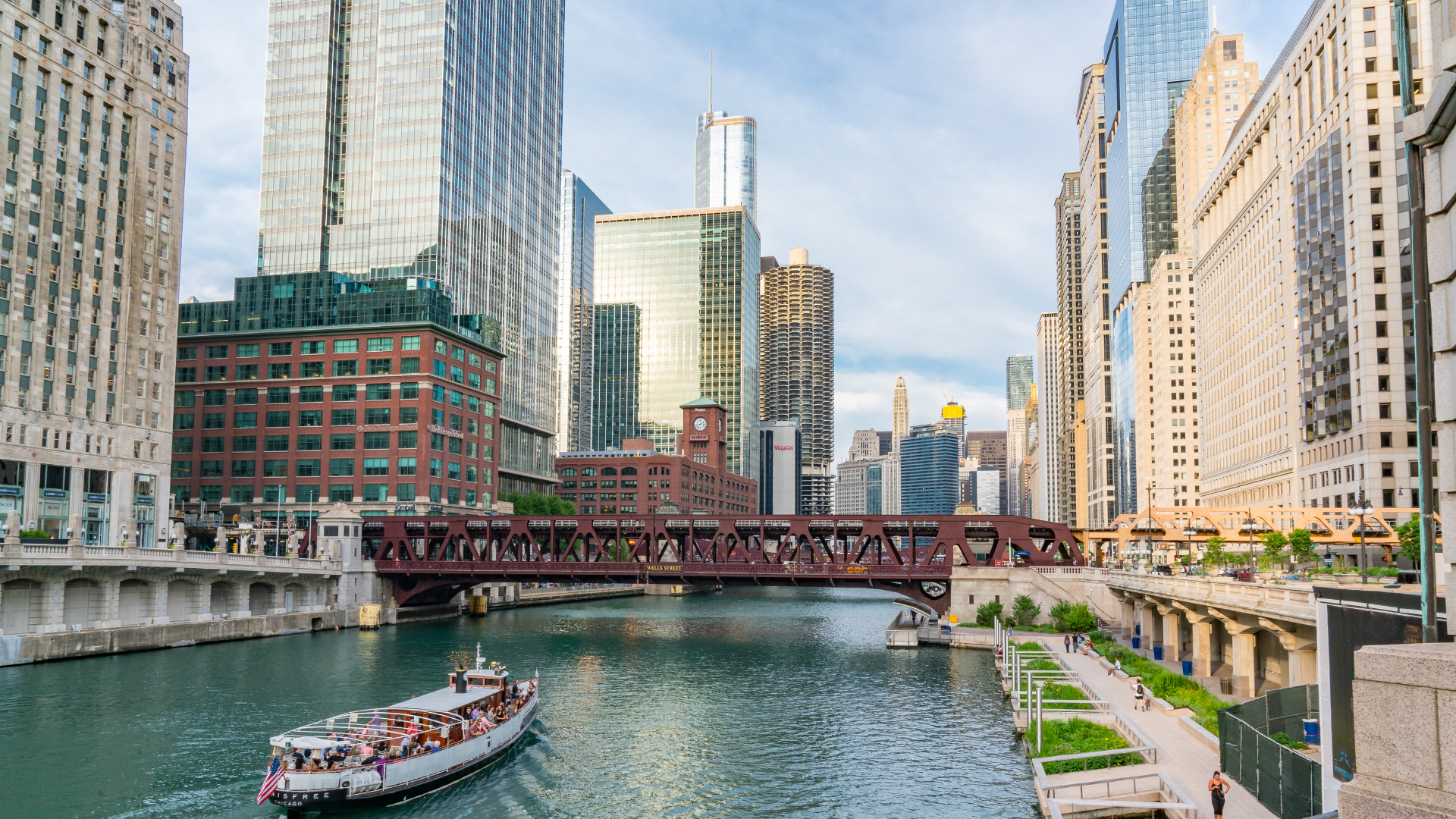 An image of the Chicago river