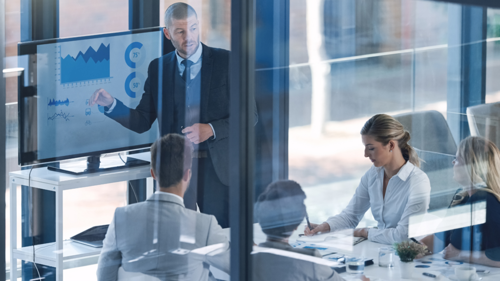 An image of a local CPA accountant helping with their client as a fractional CFO