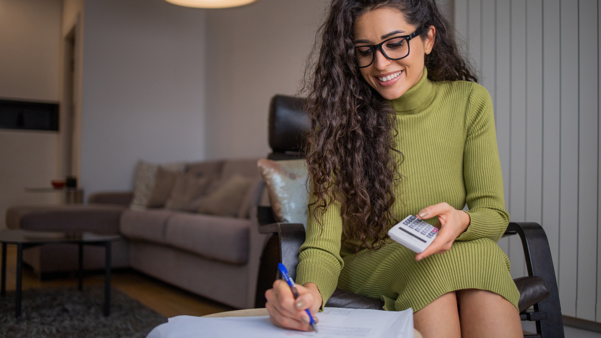 An image of a small business owner who recently worked with Edelkoort Smethurst CPAs LLP in Burlington to help setup their Individual Taxpayer Identification Number (ITIN) to stay compliant with Cross border taxes.
